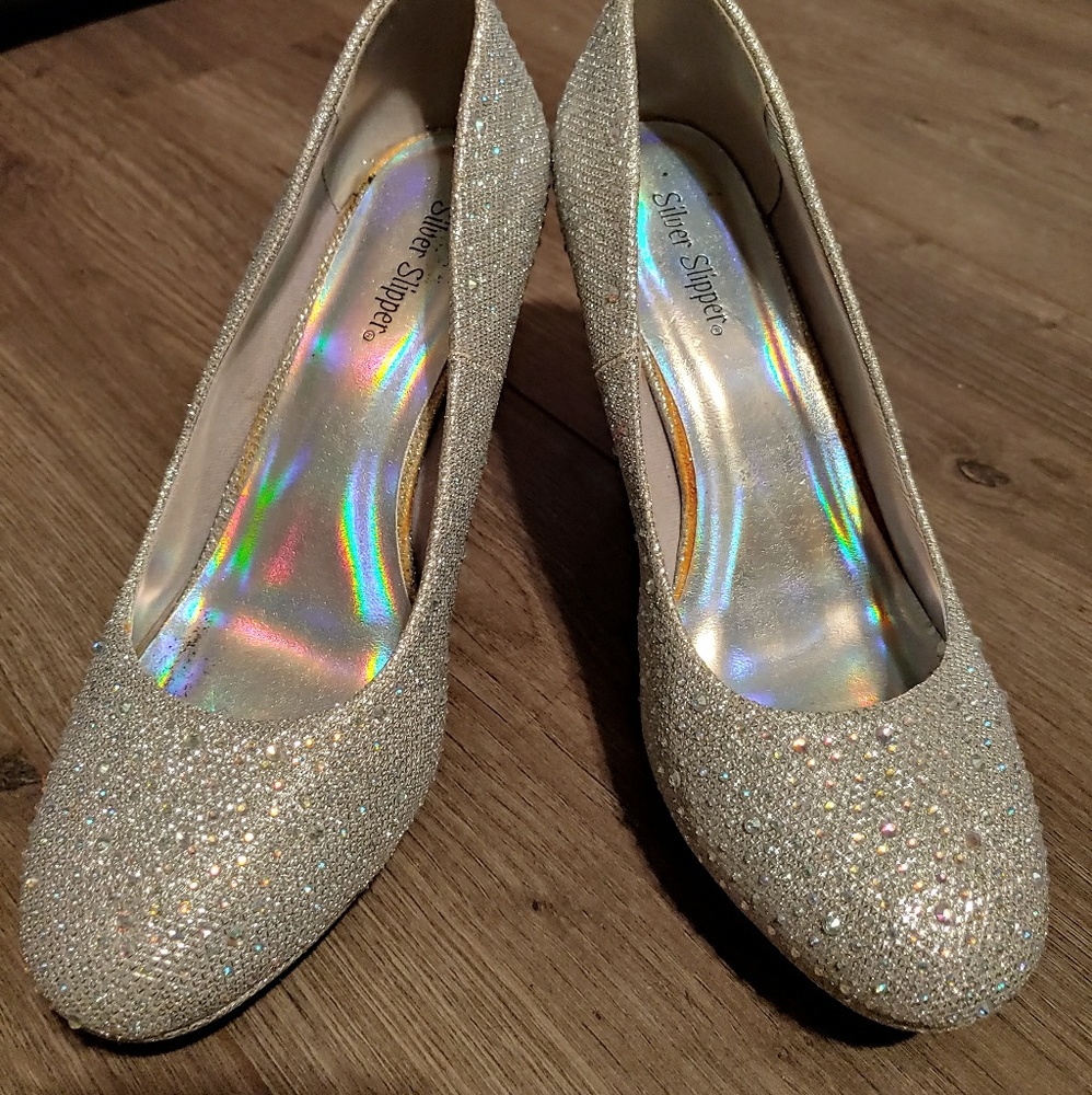 Heels - Picture 2 of 3